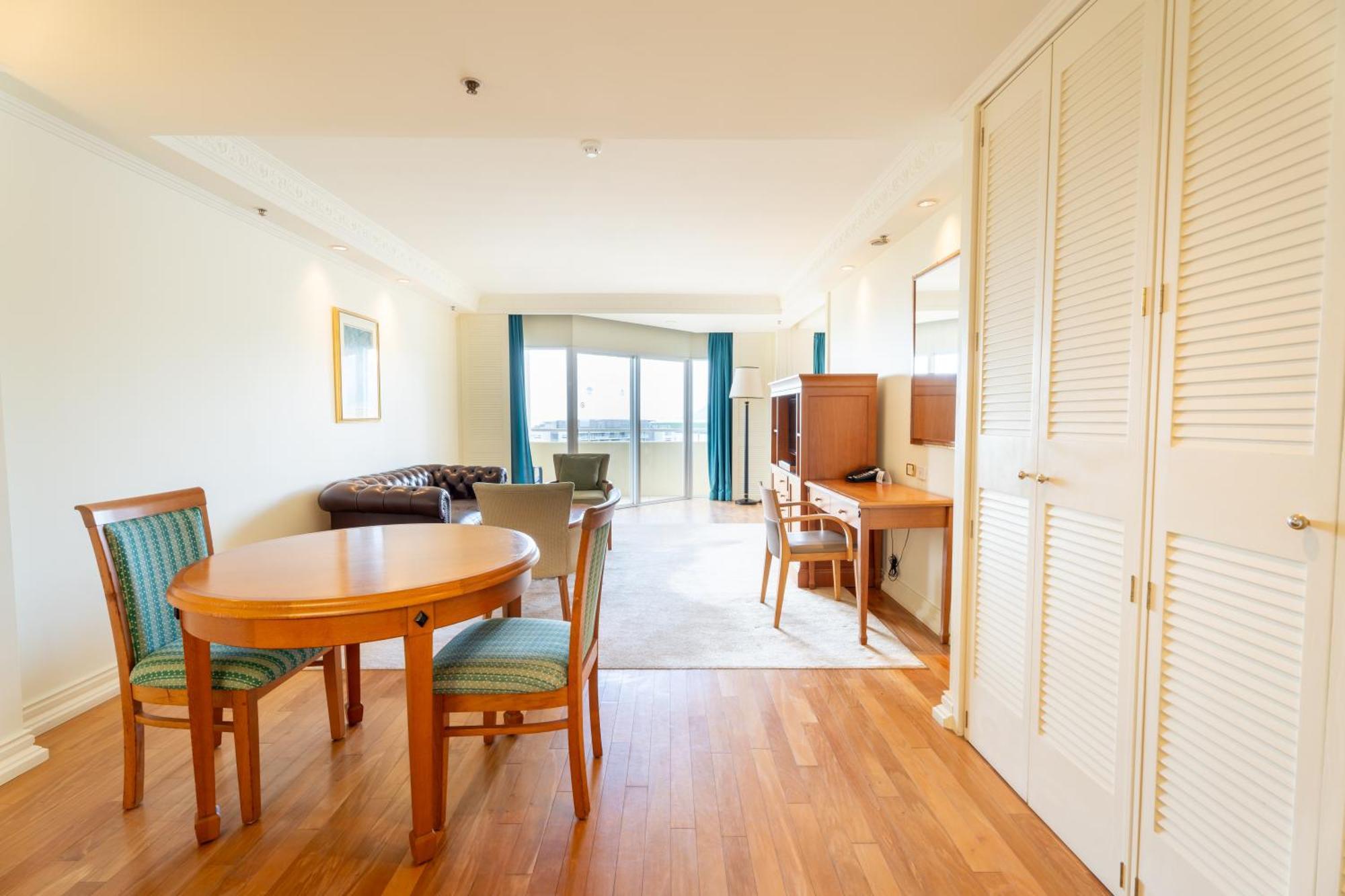 Отель Pullman Cairns International Экстерьер фото