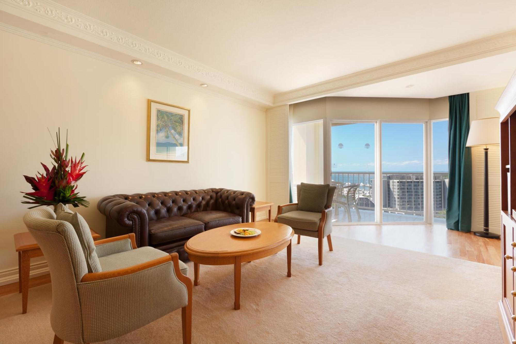 Отель Pullman Cairns International Экстерьер фото